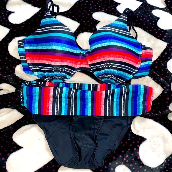 Striped Bikini - Picture 1 of 3